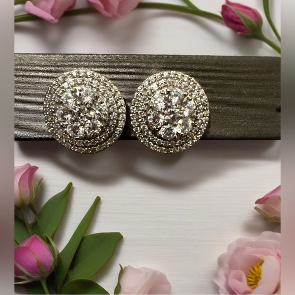 Sterling Silver 925 CZ Stunning Cluster Rhodium Plated Stud Earrings New! - Picture 1 of 4